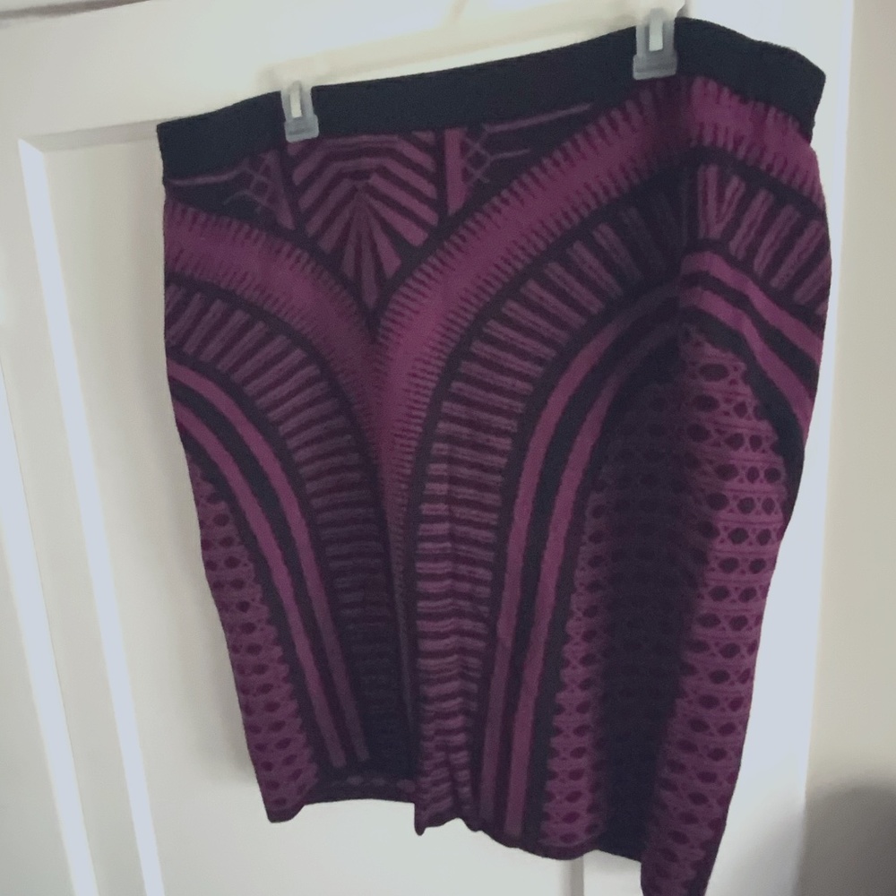 Pink and black printed skirt - Fashion to Figure
